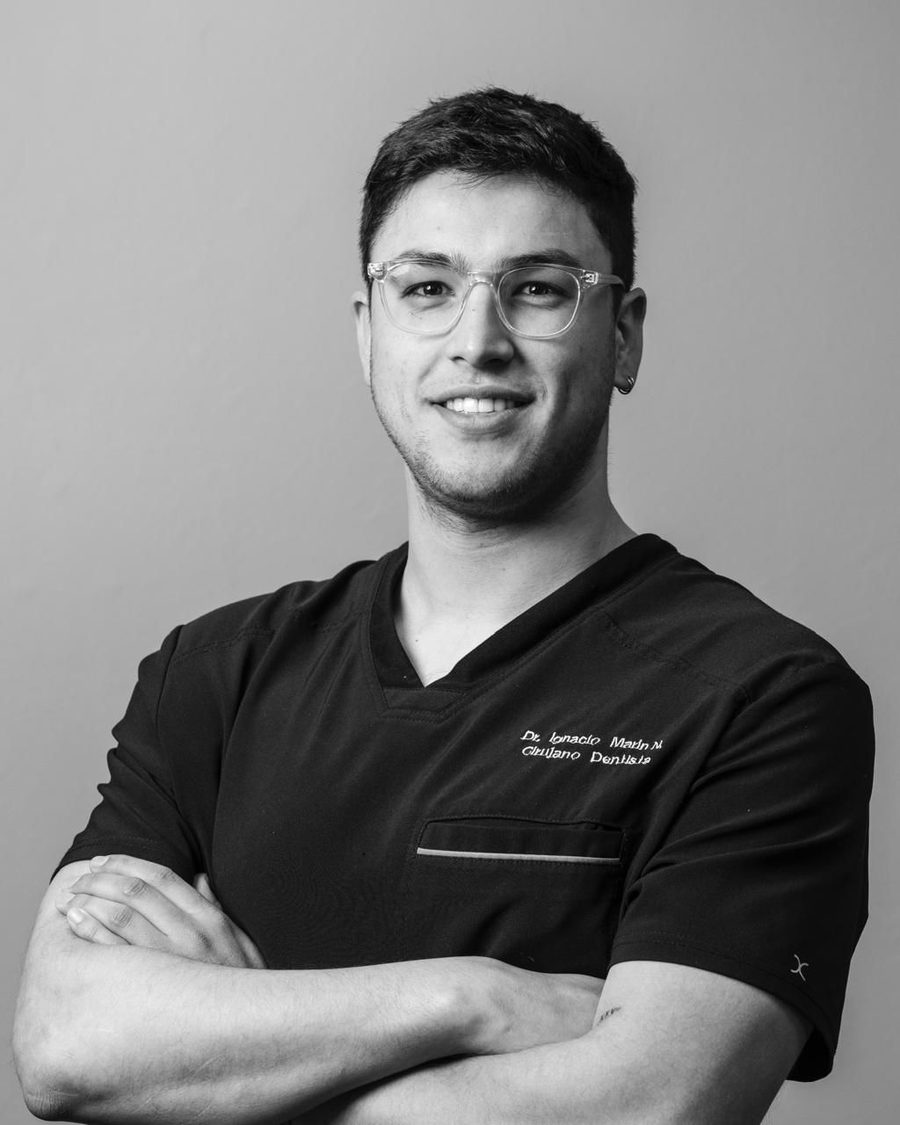 Dr. Ignacio Marín, cirujano dentista, retrato de estudio